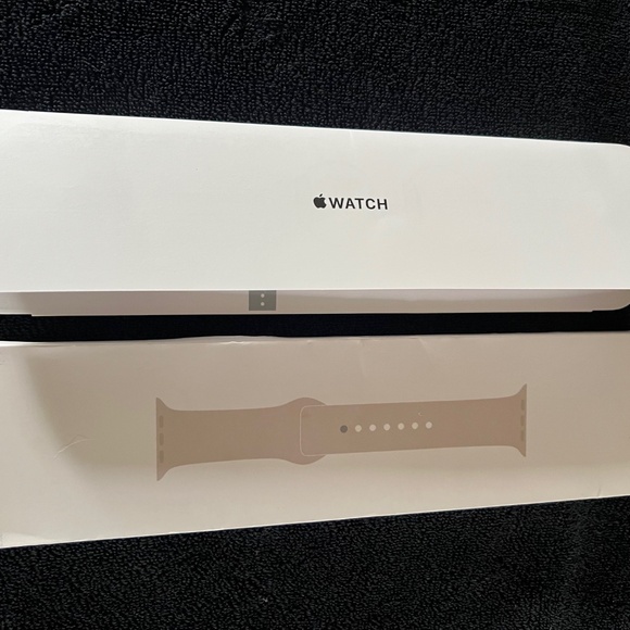 Apple Watch Silcone Sports Band 45mm With Stainless Steel Pin - Authentic - Picture 3 of 3